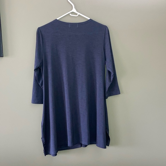 Red Coral Elegant Blue Tunic Top with Flowing Silhouette - Picture 8 of 14